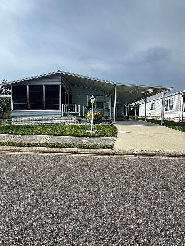 Photo of 2616 88th St E, Palmetto, FL