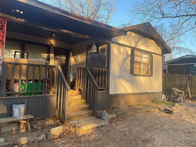 Image of 22968 Lakeside Dr