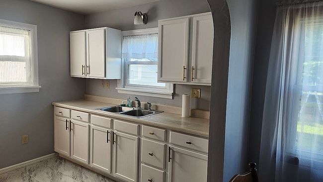 Image of 3324 Richmond Ave