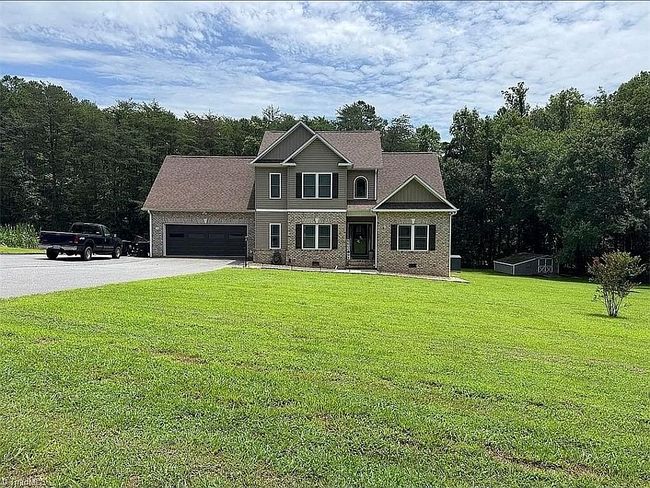 Photo of 160 Needham Rd, Pilot Mtn, NC