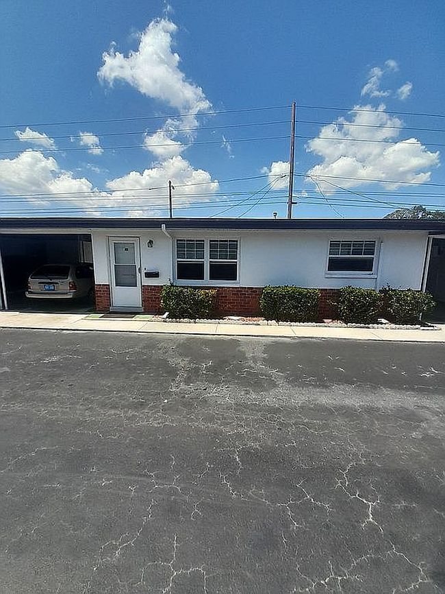 Photo of 6165 58th St N Apt 5D, Saint Petersburg, FL