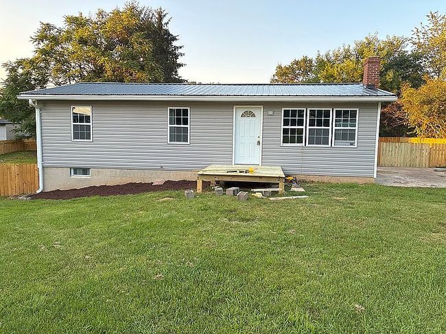 Photo of 585 Hanshew Ln, Martinsburg, WV