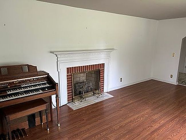 Photo of 906 Morningside Dr, Johnson City, TN