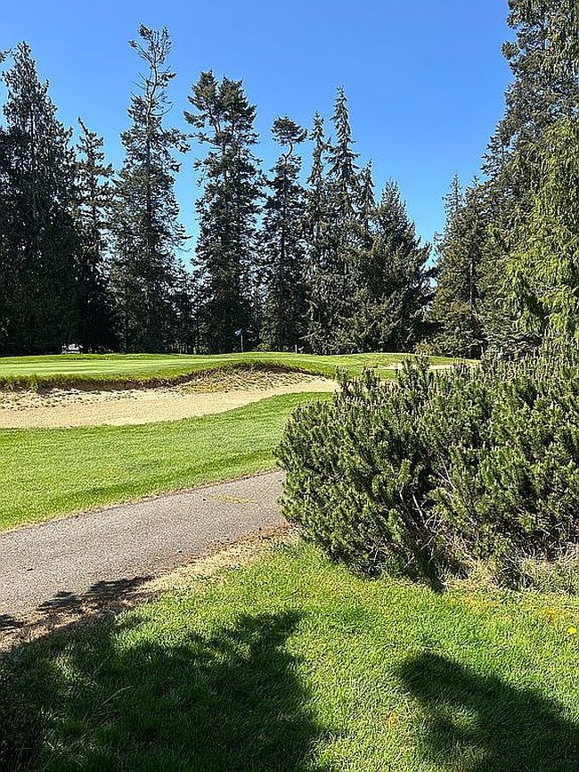 Additional photo 3 of property located at 145 Fairway Pl