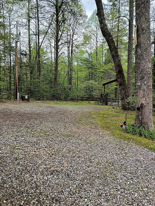 Photo of 79 Serenity Ln, Murphy, NC
