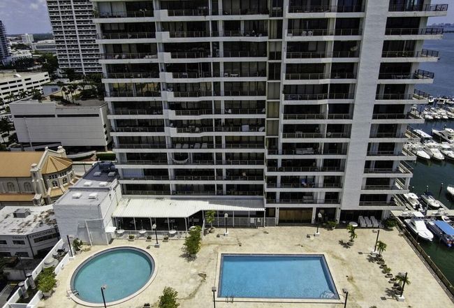 Photo of 555 Ne 15th St, Miami, FL