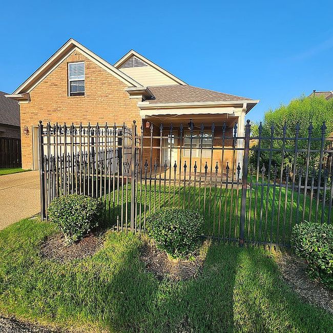 Additional photo 1 of property located at 5921 Foxdale Loop