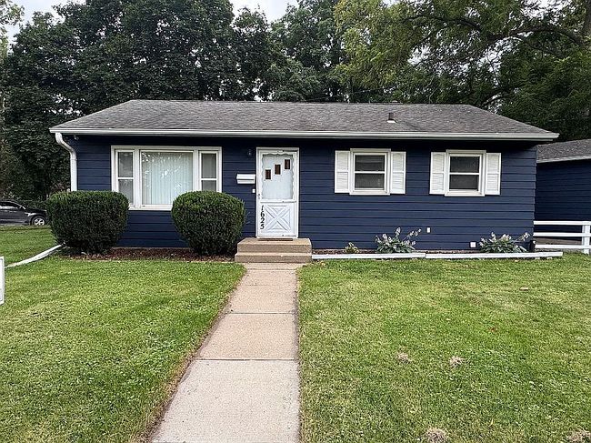 Photo of 1625 Lower Muscatine Rd, Iowa City, IA