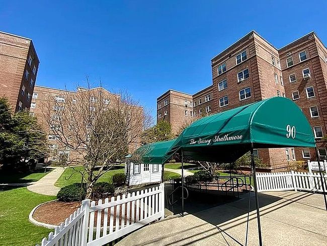 Photo of 90 Bryant Ave Apt D1C, White Plains, NY