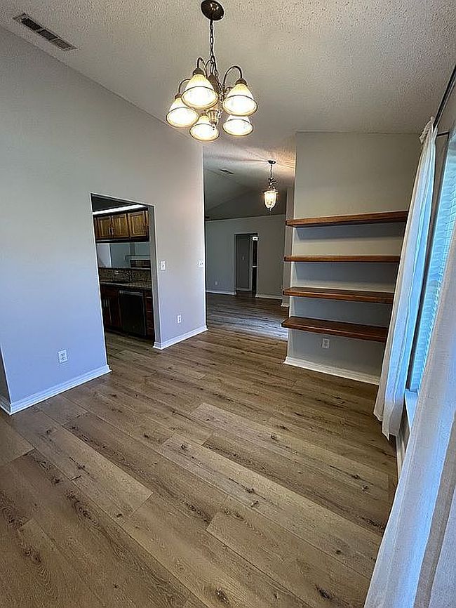 Image of 574 Ard Dr
