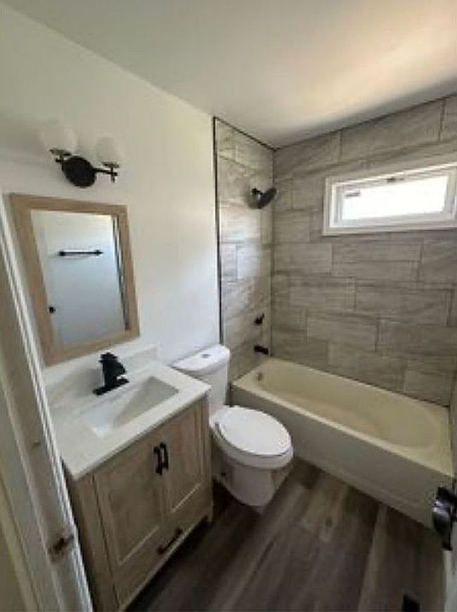 Image of 1704 Clover Ln