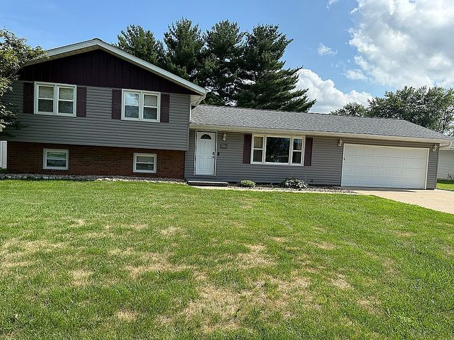 Photo of 214 Palm St, Canton, IL