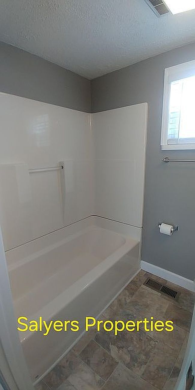 Photo of 1206 Cedar Ln, Knoxville, TN