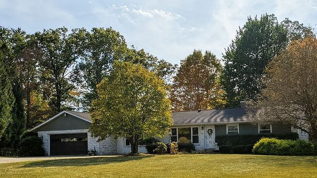 Photo of 102 Lincoln Ct