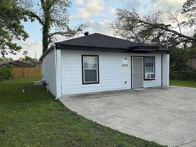 Photo of 6838 Carothers St, Houston, TX