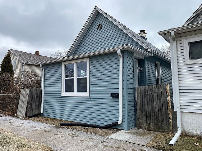Image of 417 S Victory St