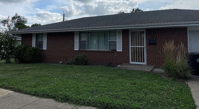 Photo of 1113 N 15th St, Pekin, IL