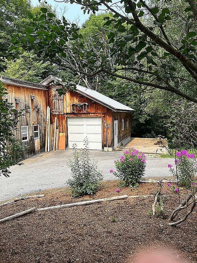 Photo of 11 Paddock Ln, Milton, VT