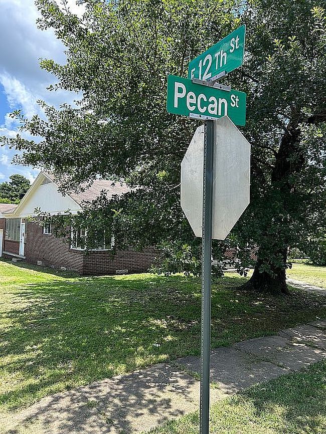 Image of 1122 Pecan St