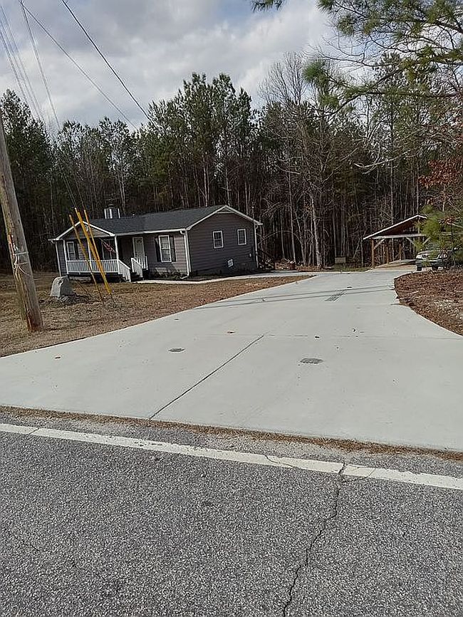 Photo of 858 Mann Rd, Villa Rica, GA