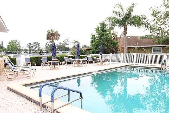 Photo of 181 N Lake Dr, Leesburg, FL