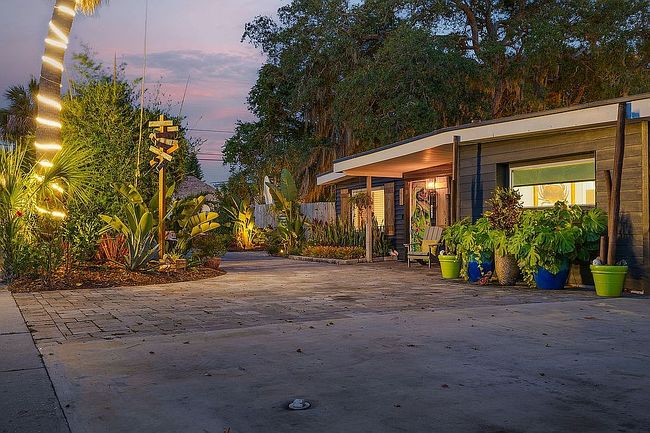 Photo of 832 Florida Ave, Palm Harbor, FL