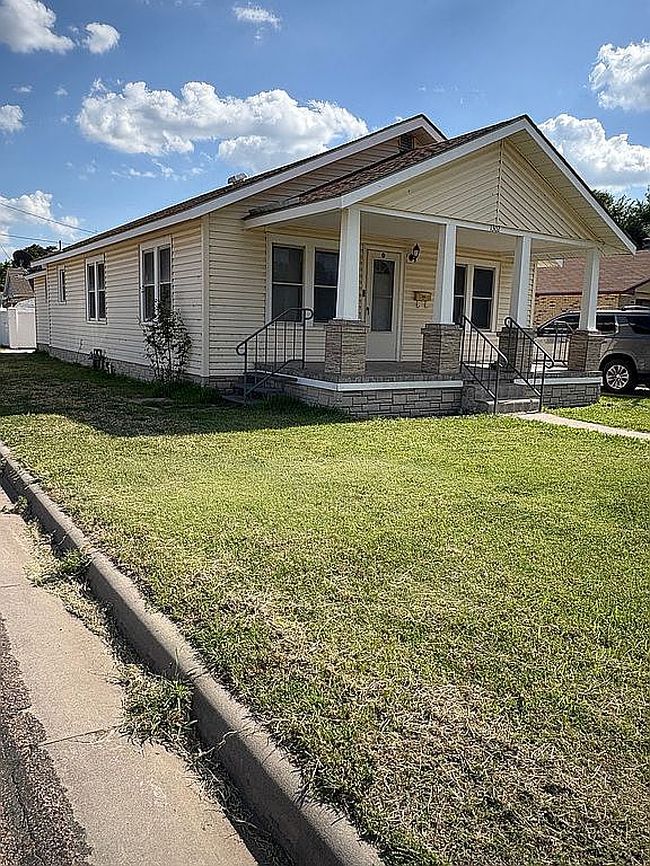 Photo of 1302 Saint John St, Garden City, KS