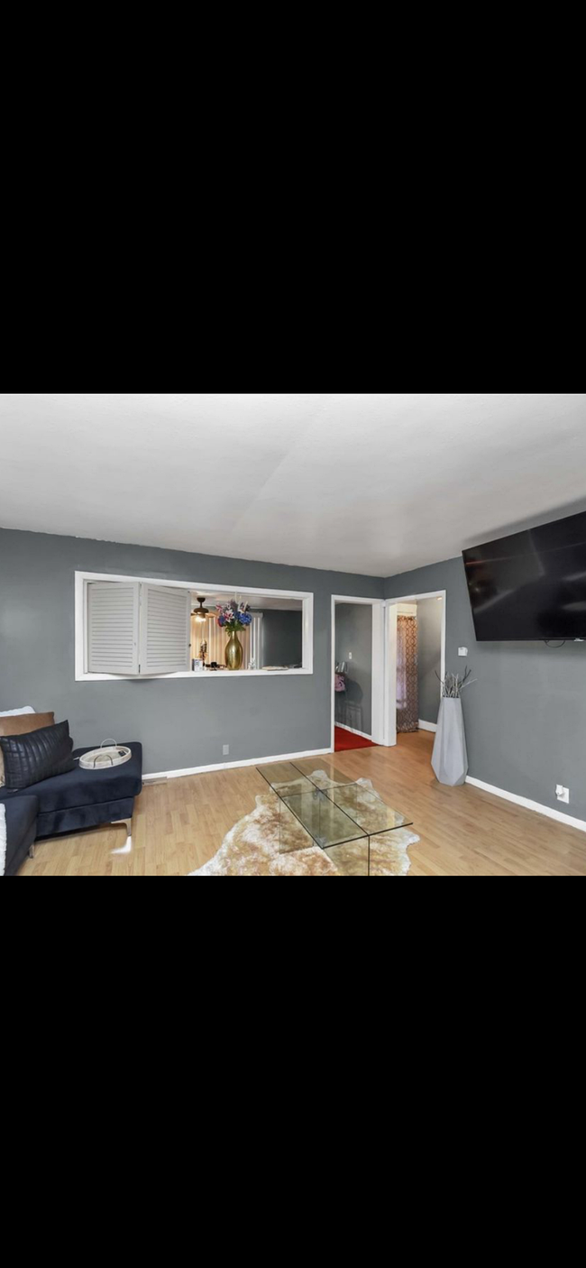 Image of 3741 E 146th St
