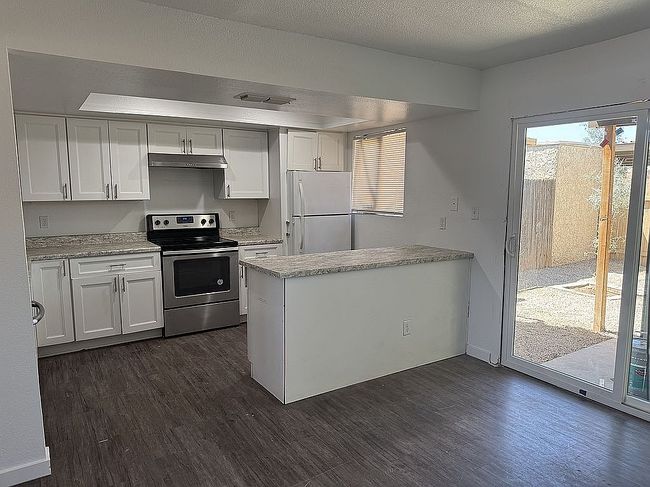 Image of 4734 W Rose Ln