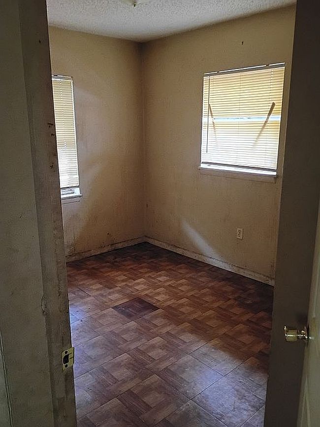 Photo of 4021 E Henry Ave, Tampa, FL