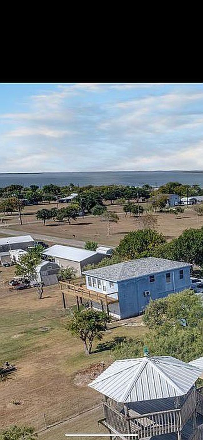 Photo of 267 D St, Port Lavaca, TX