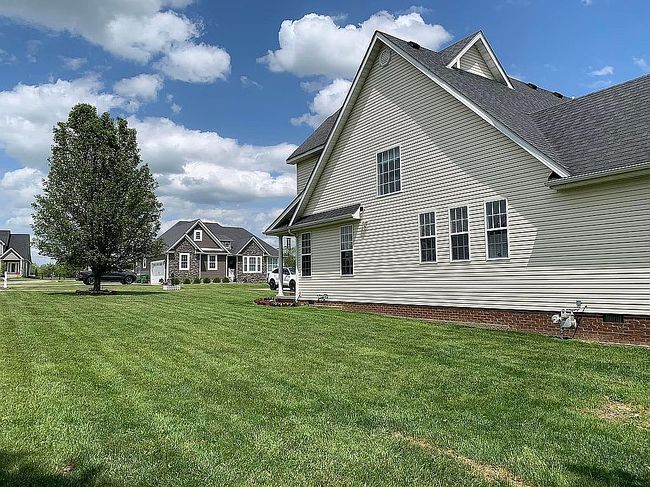 Image of 166 Sayre Dr