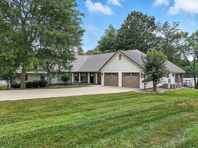 Photo of 243 Walnut Bend Dr