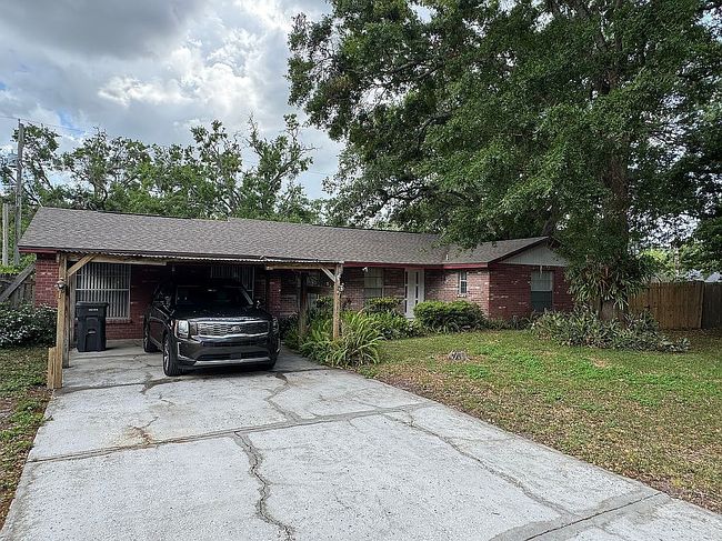 Photo of 1605 Fairlane Pl