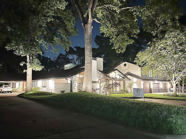 Image of 9819 S Richmond Ave