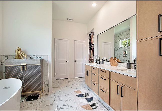 Additional photo 1 of property located at 301 Paint Pony Trl N