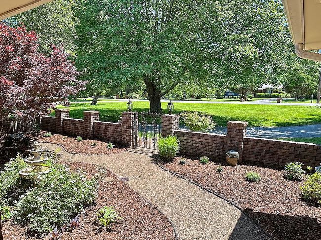 Image of 204 Bluegrass Dr