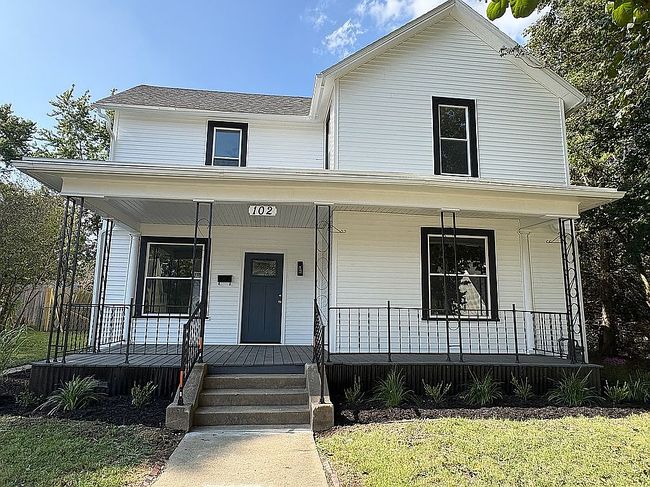 Photo of 102 E Columbus St