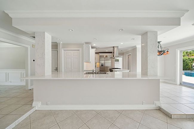 Image of 3080 Ne 47th St