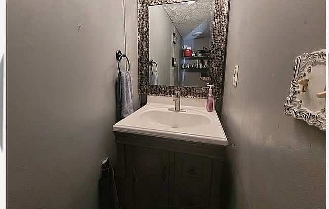 Image of 612 Mathew Rd