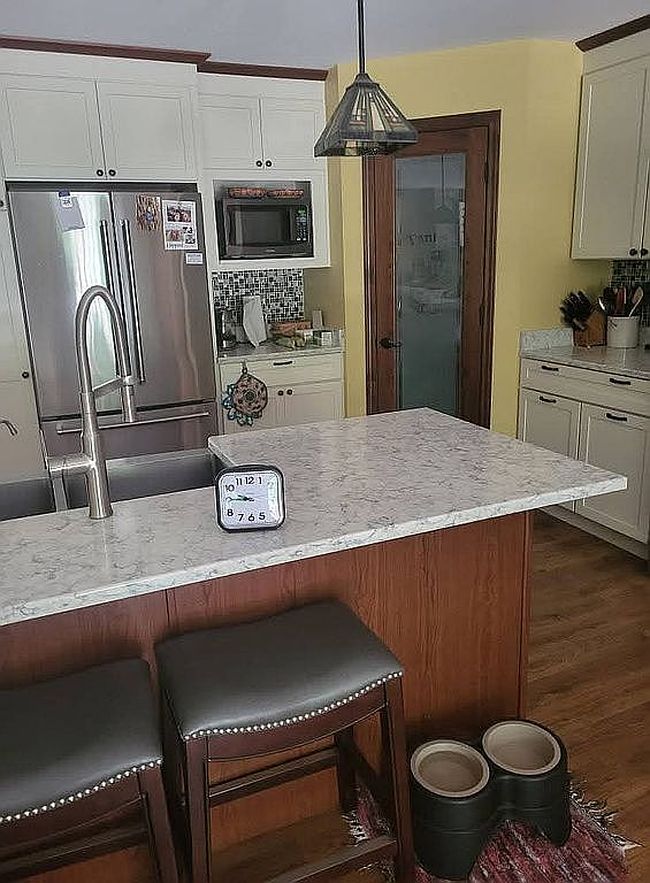 Additional photo 3 of property located at 202 Valley Ct