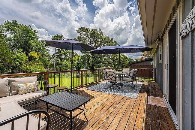 Additional photo 3 of property located at 7 Sycamore Dr