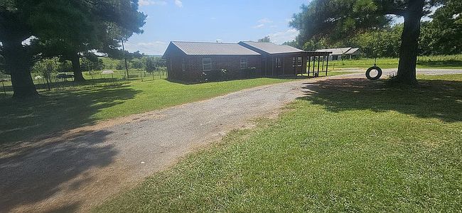 Photo of 2106 E Main St, Wilburton, OK