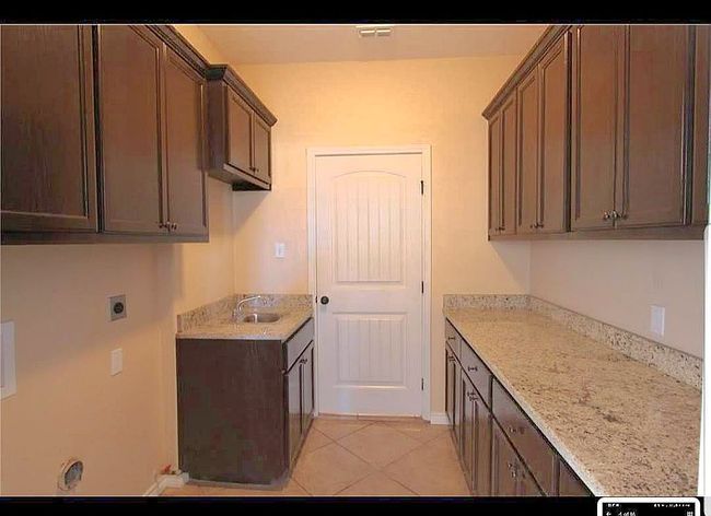 Additional photo 2 of property located at 3813 Elvis Dr