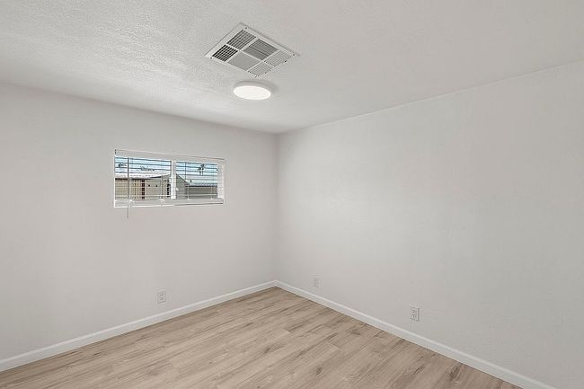 Photo of 410 N 67th Ln #240, Phoenix, AZ