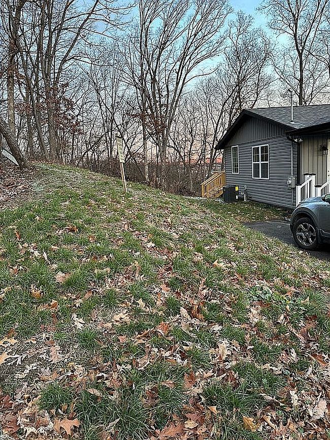 Image of 910 Burton Ave