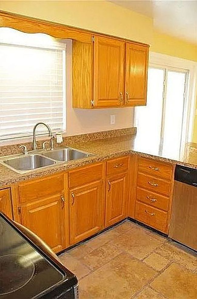 Image of 2834 Thornhill Rd