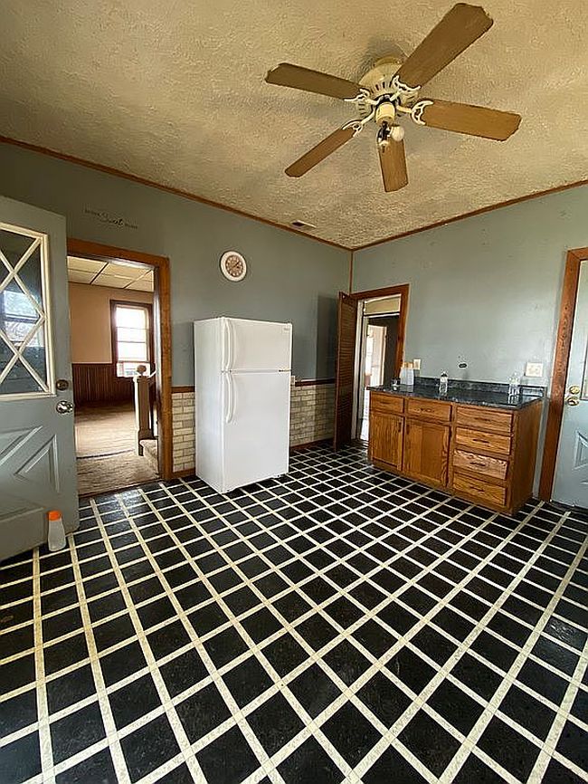 Image of 502 W 5th St