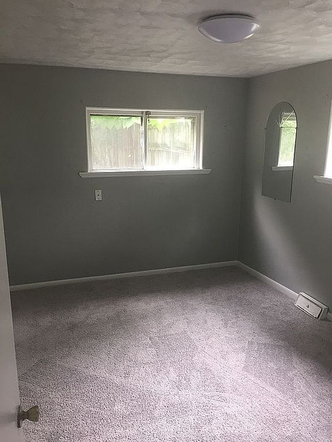Image of 132 Park Dr
