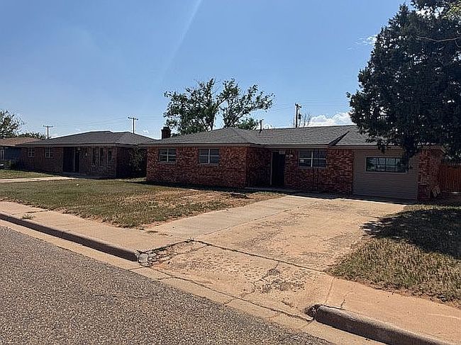 Photo of 208 Avenue T, Levelland, TX